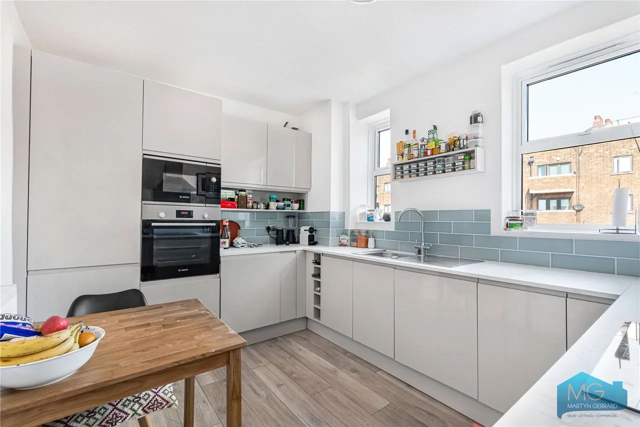 2 bed flat for sale, Warltersville Road, London, N19