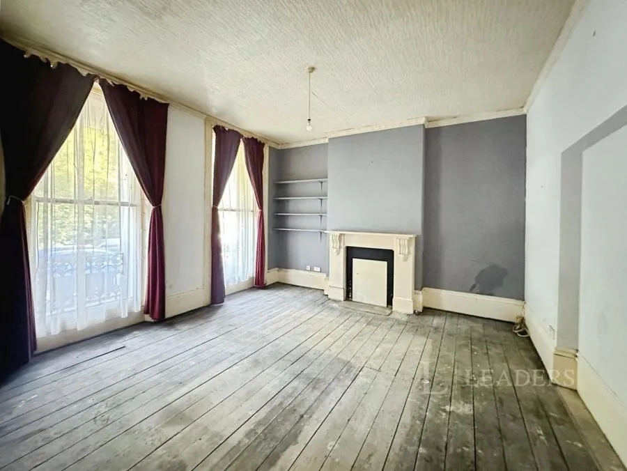 1 bed flat for sale, Upperton Gardens, Eastbourne, BN21