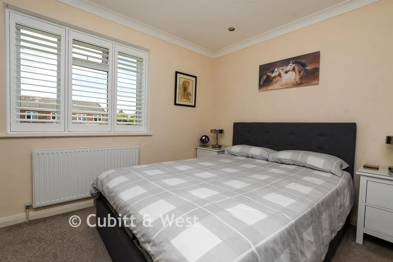 The Drive, Horley, RH6, photo 8