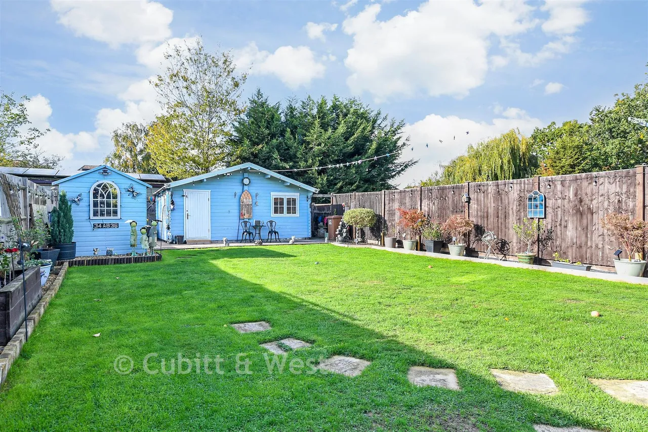 The Drive, Horley, RH6, photo 11