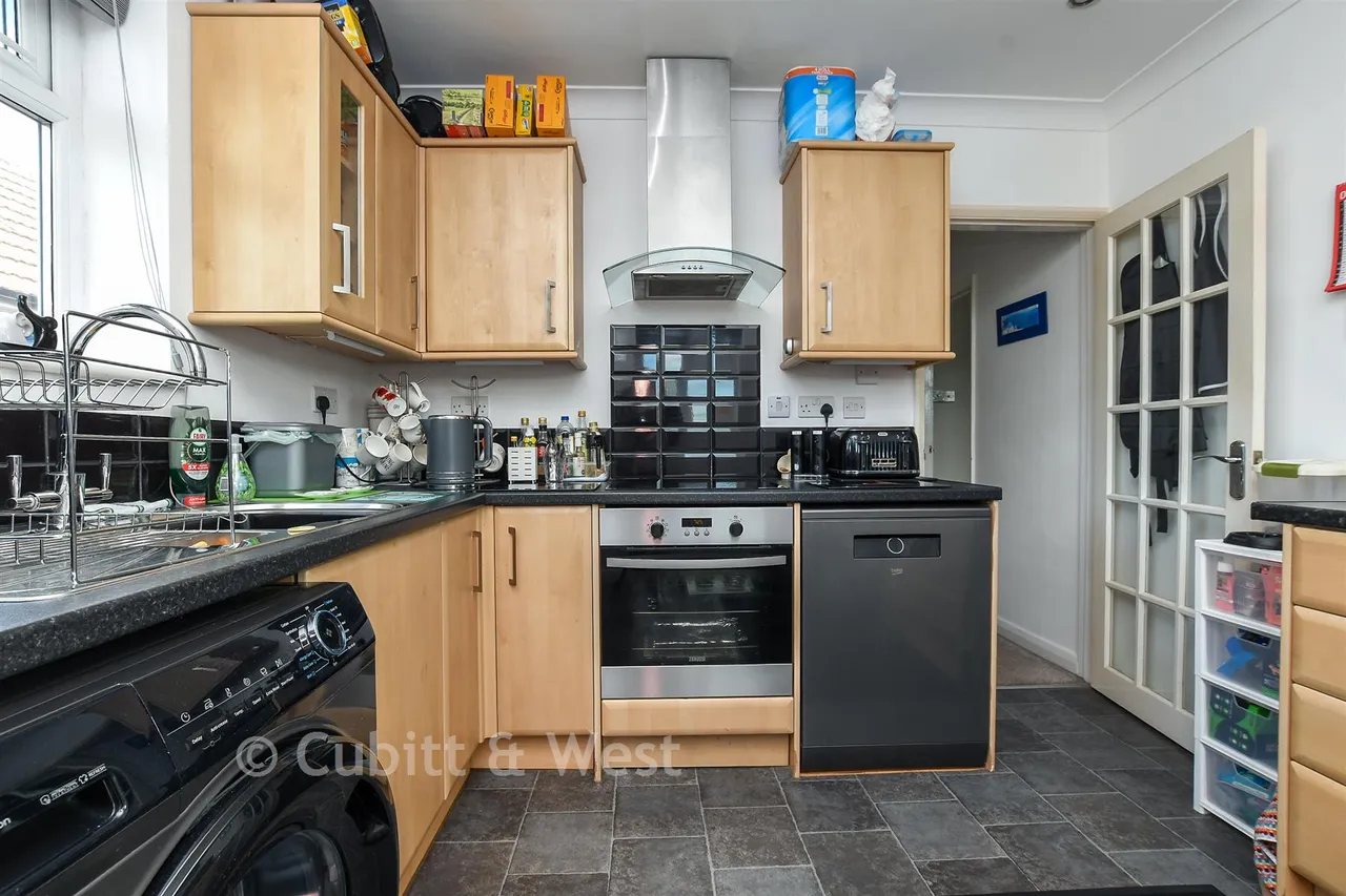 The Drive, Horley, RH6, photo 6