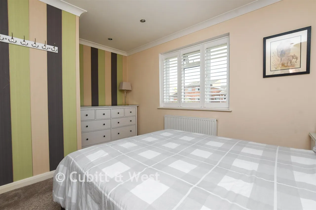 The Drive, Horley, RH6, photo 9