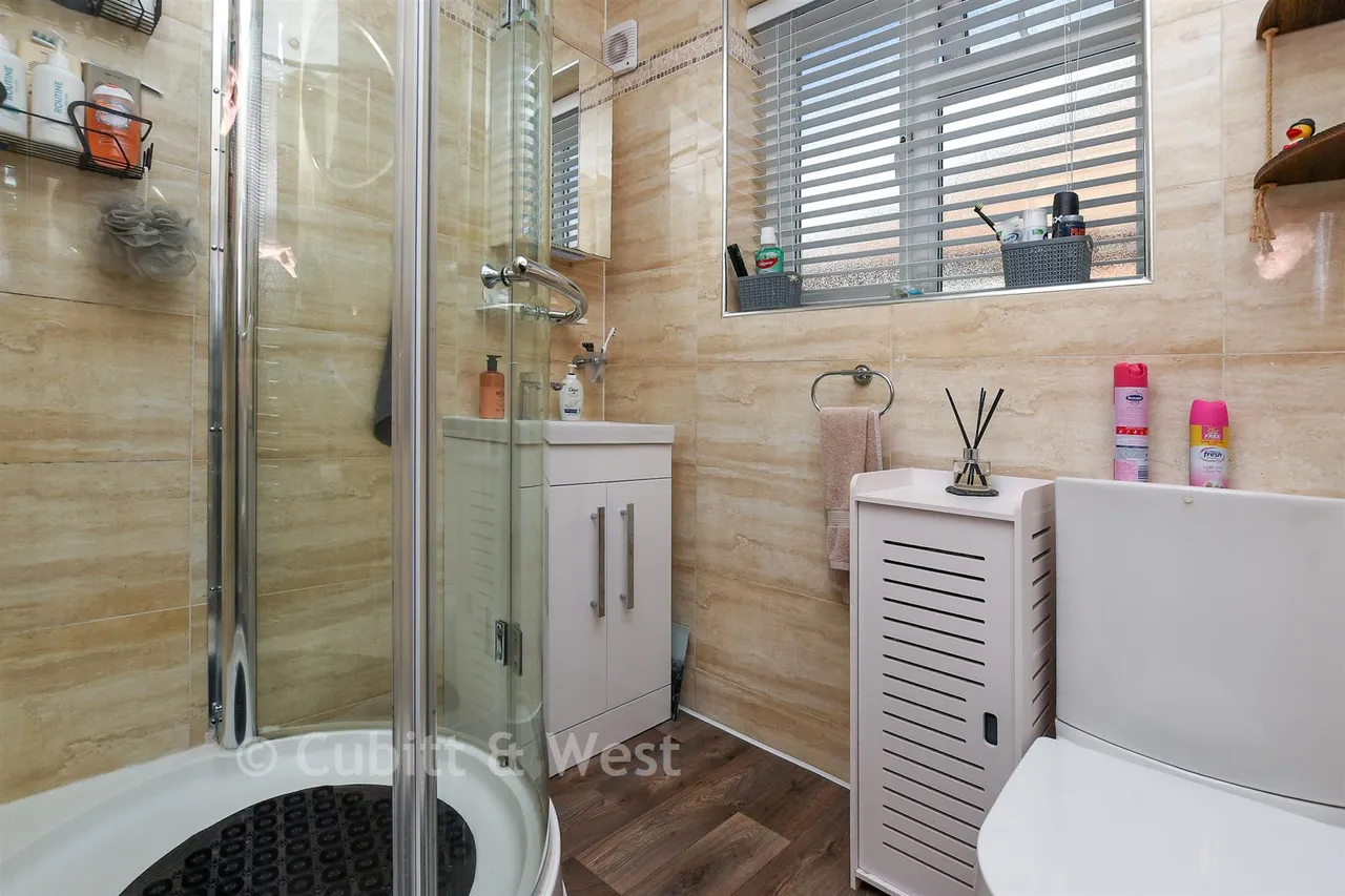 The Drive, Horley, RH6, photo 10