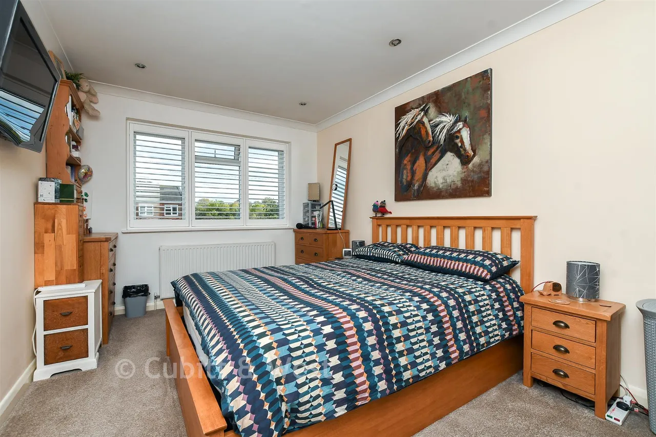 The Drive, Horley, RH6, photo 7