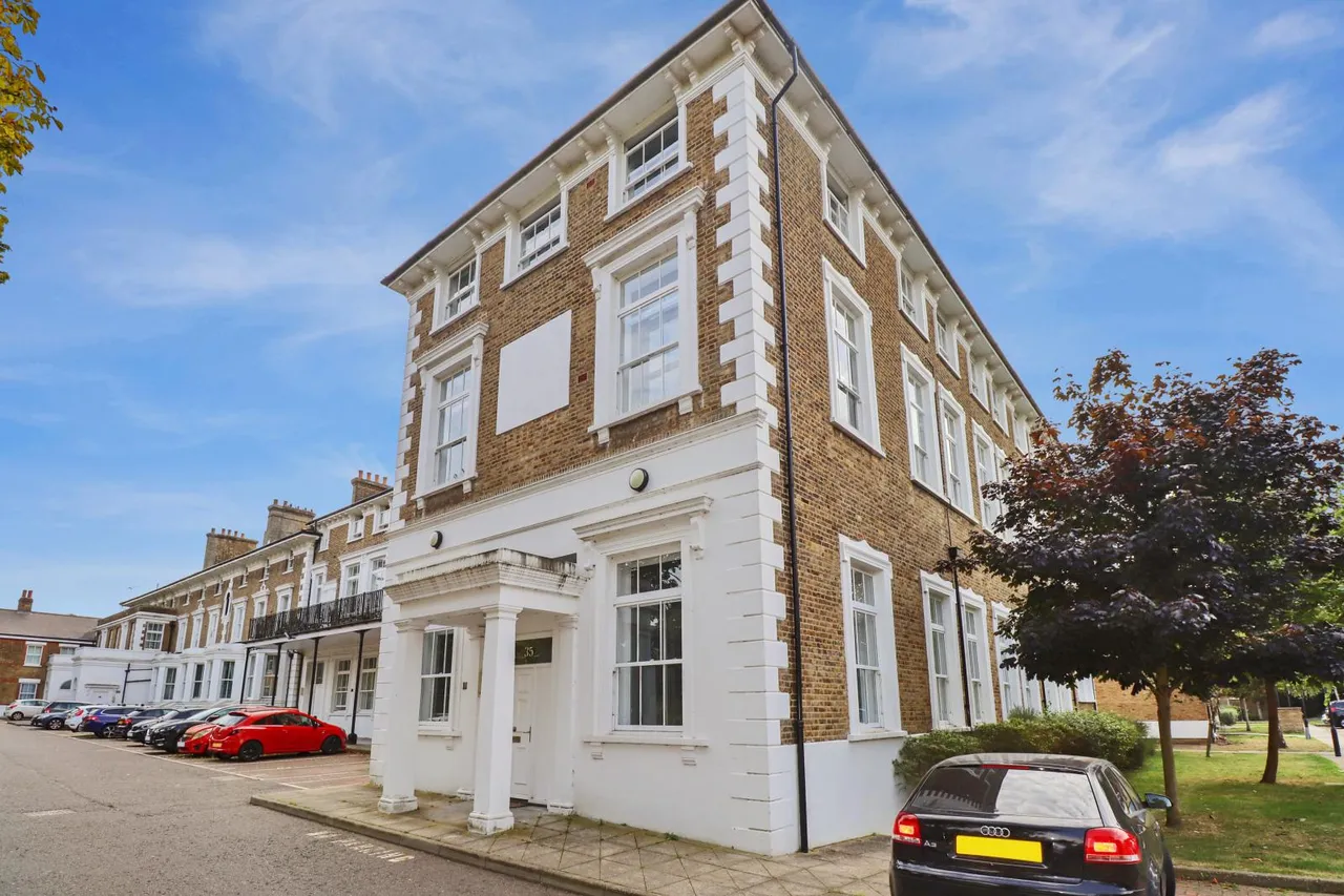 Woolwich Road, London, SE2, photo 13