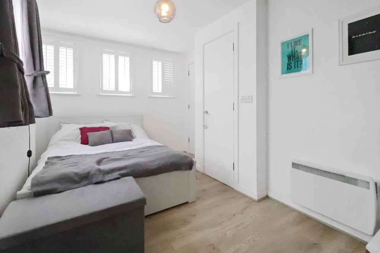Woolwich Road, London, SE2, photo 6