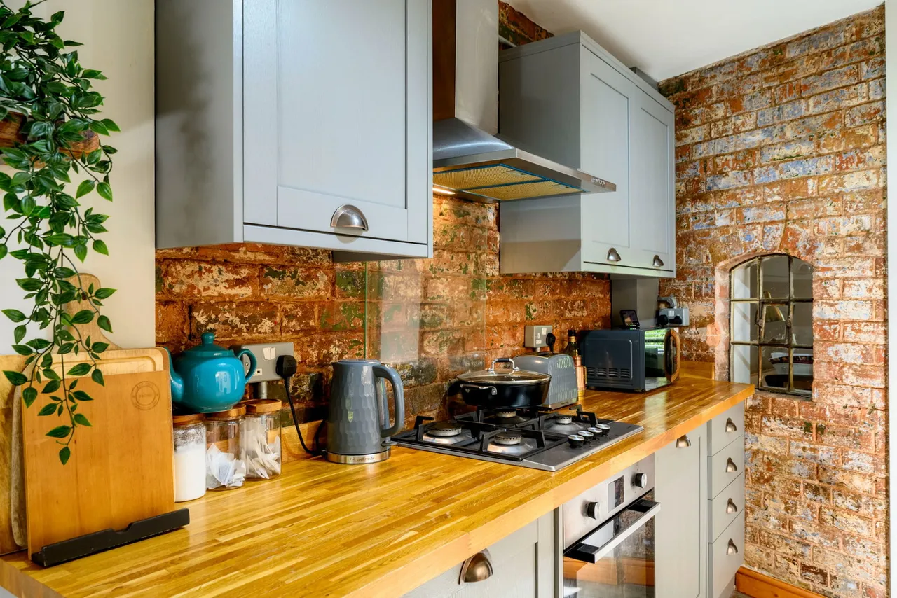 Old Penkridge Road, Cannock, WS11, photo 12