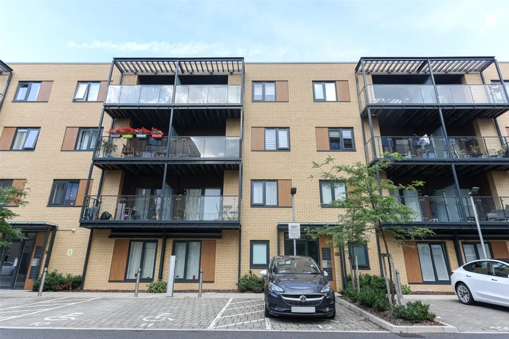 2 bed flat for sale, Silverworks Close, Colindale, NW9