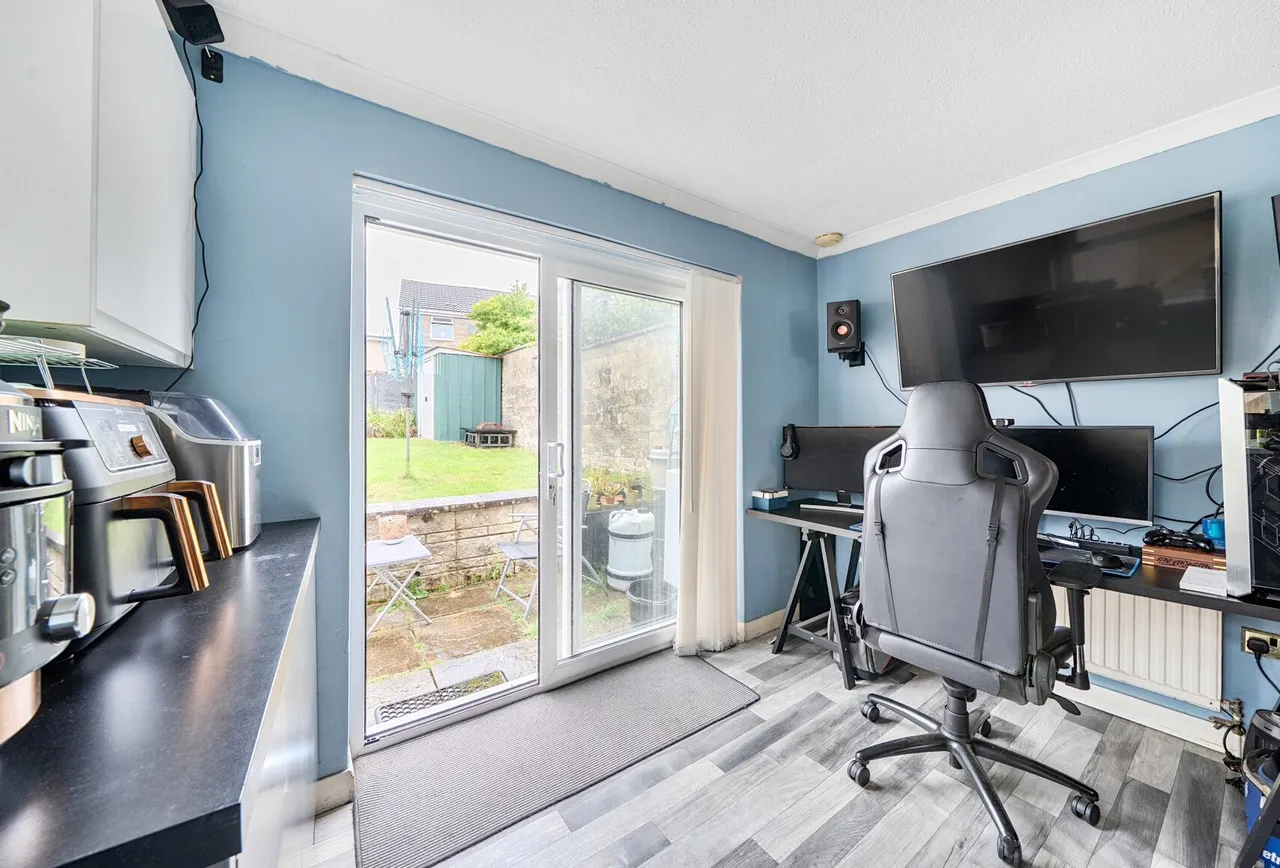 Welton Grove, Somerset, Midsomer Norton, BA3 2TT, photo 7