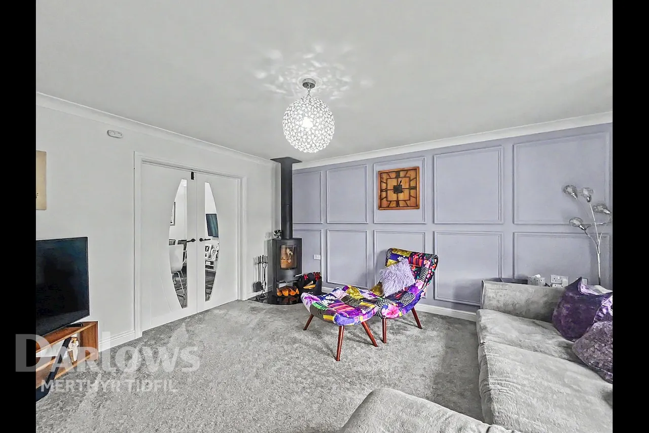 Manor Court, Treharris, photo 11