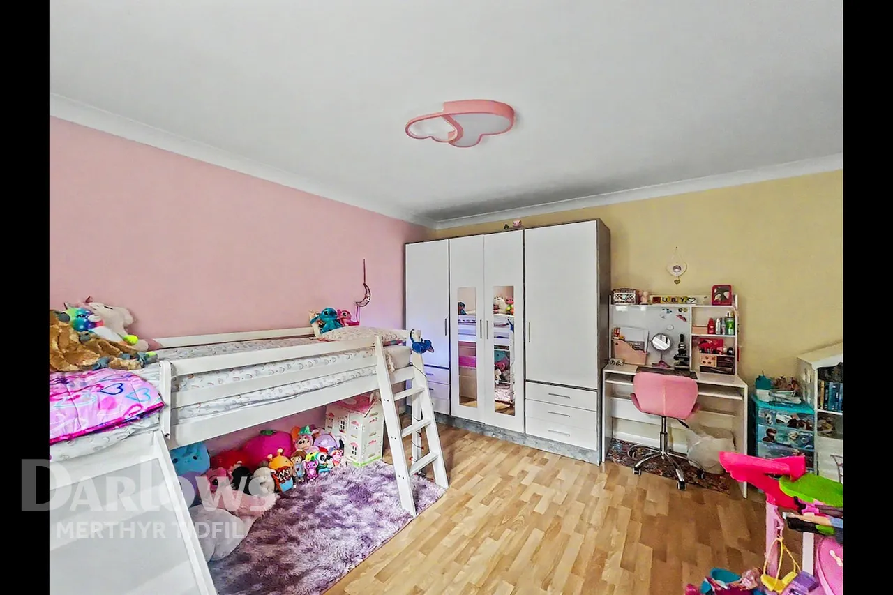 Manor Court, Treharris, photo 23