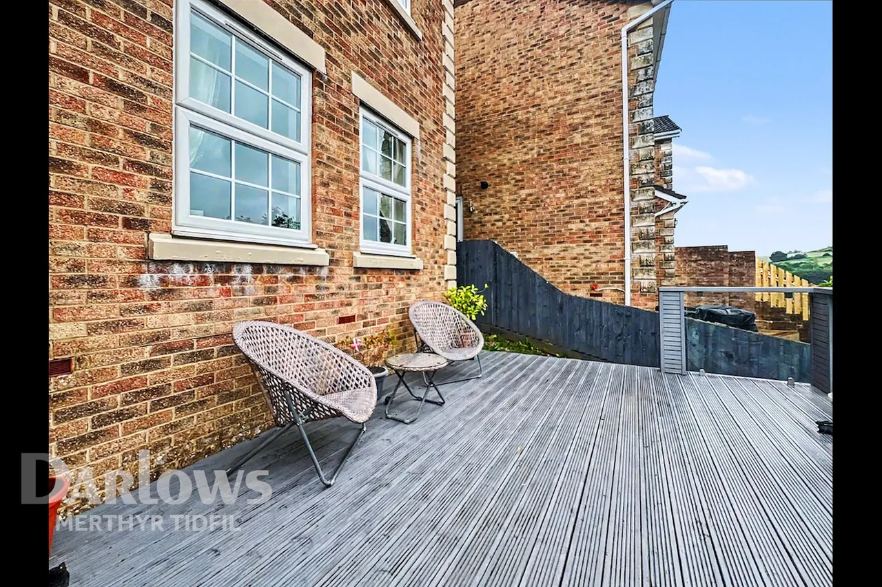 Manor Court, Treharris, photo 14