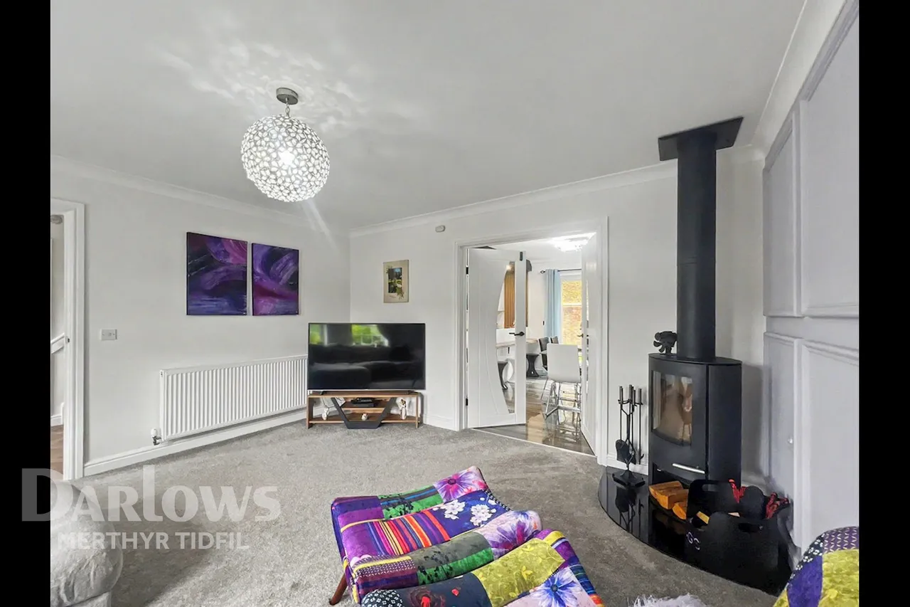 Manor Court, Treharris, photo 12