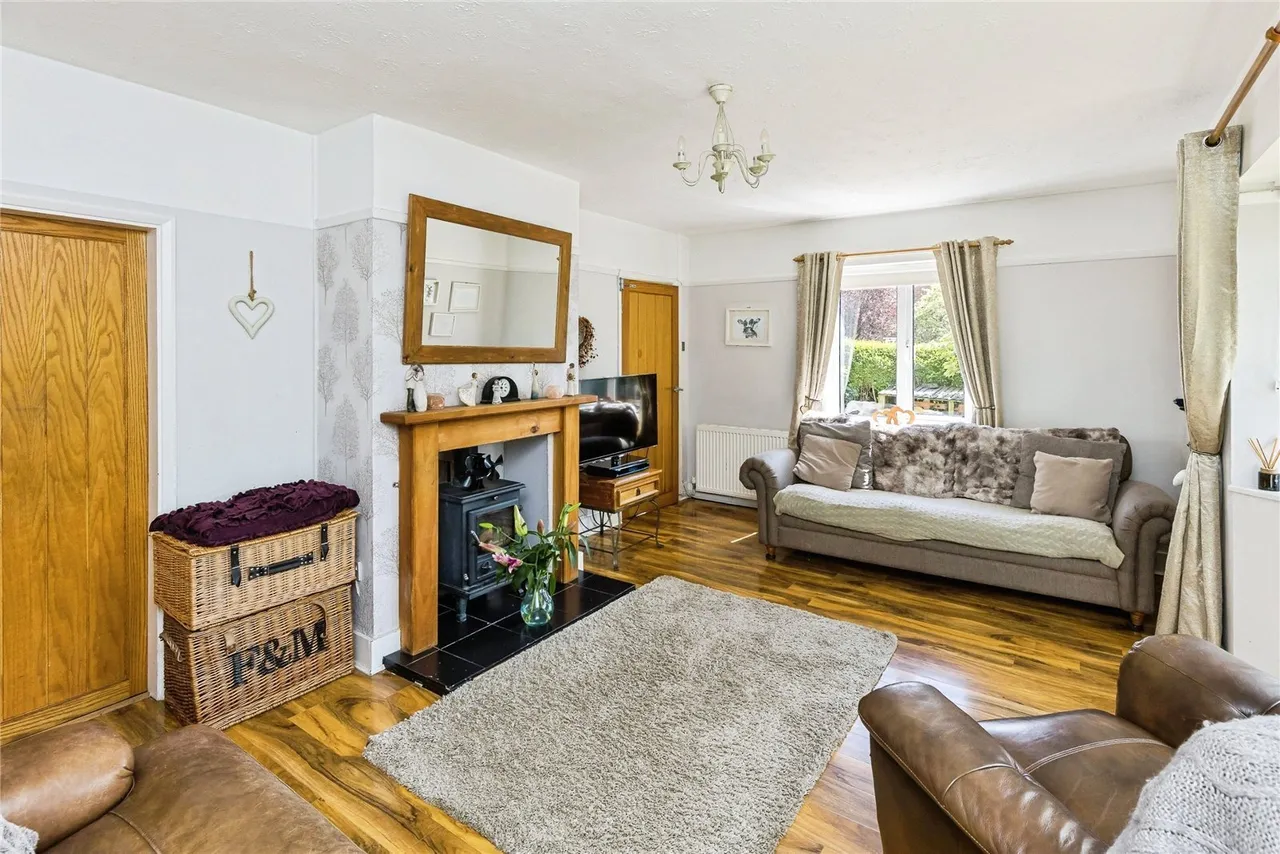 Queensway, Hope, LL12, photo 2