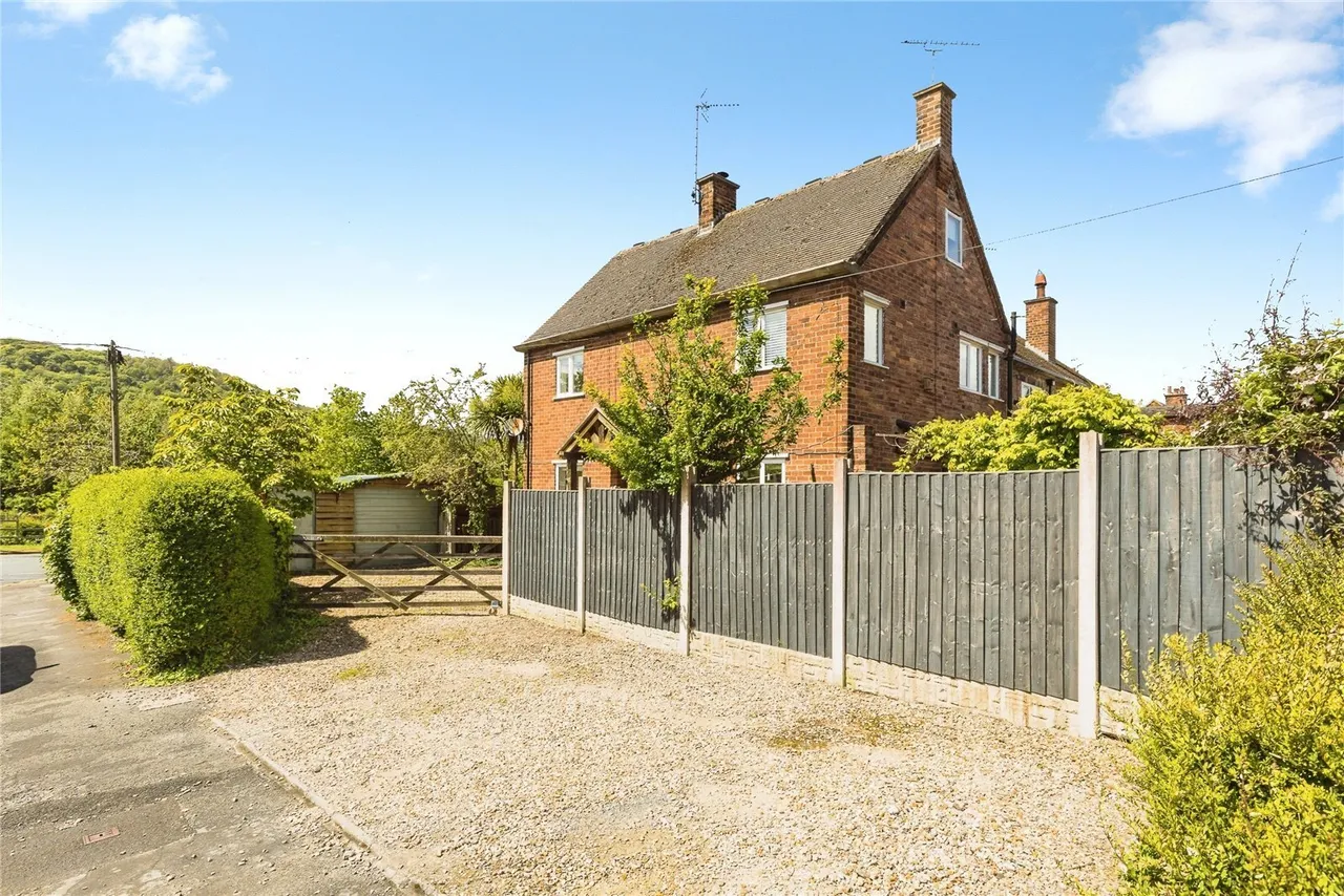 5 bed house for sale, Queensway, Hope, LL12