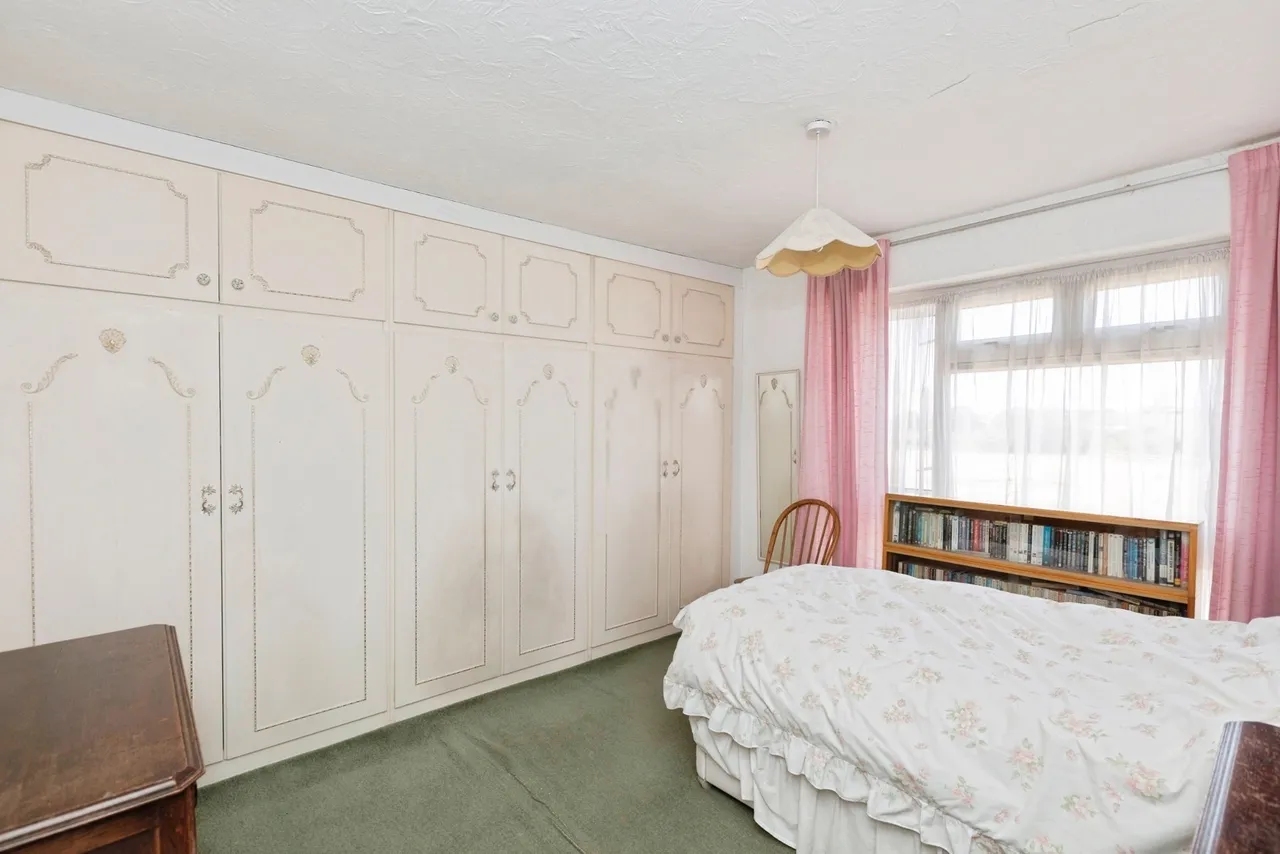 St. Peters Close, Ilford, IG2, photo 9