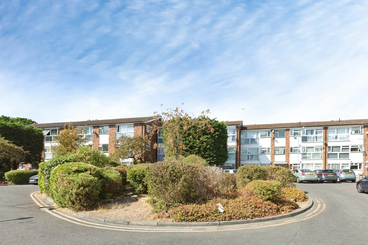 St. Peters Close, Ilford, IG2, photo 15