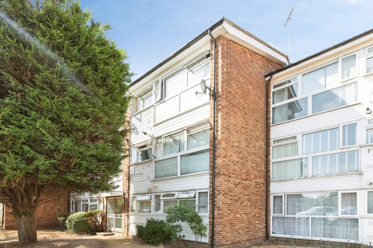 St. Peters Close, Ilford, IG2, photo 13