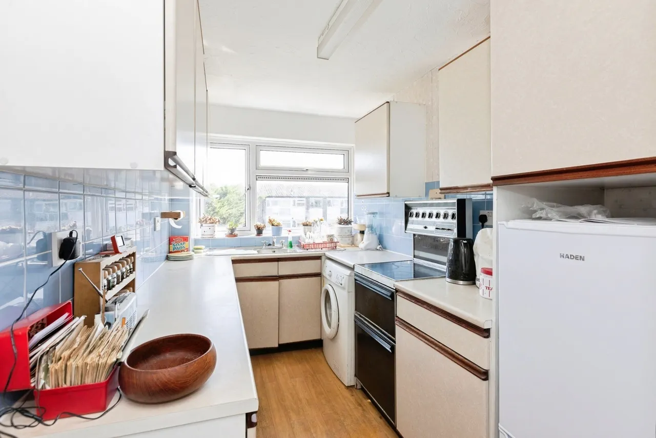 St. Peters Close, Ilford, IG2, photo 7