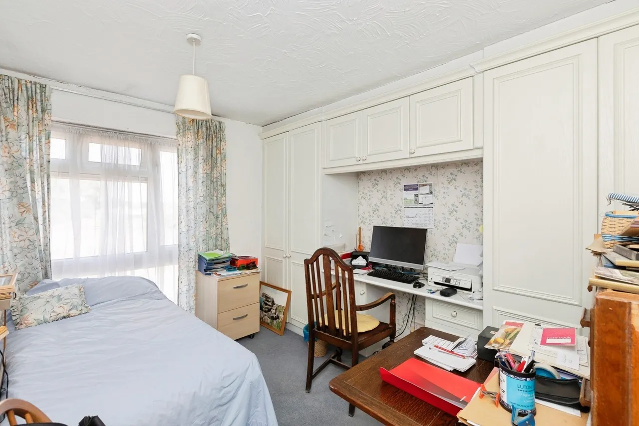 St. Peters Close, Ilford, IG2, photo 10