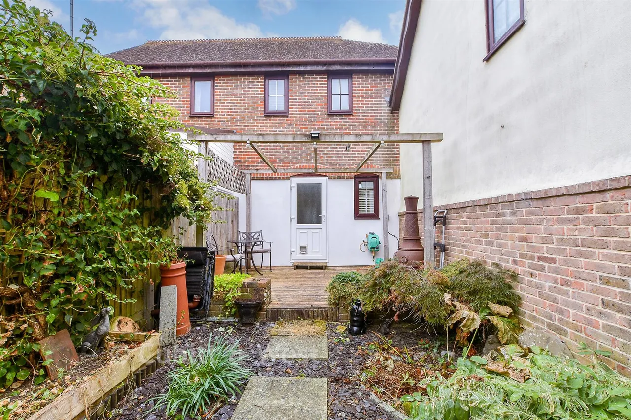 Lakers Meadow, Billingshurst, RH14, photo 9
