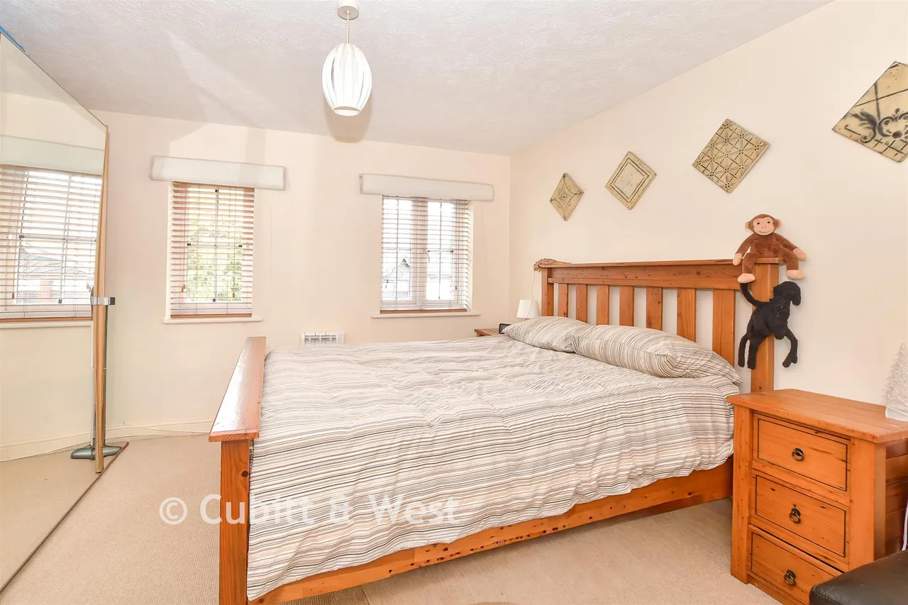 Lakers Meadow, Billingshurst, RH14, photo 5