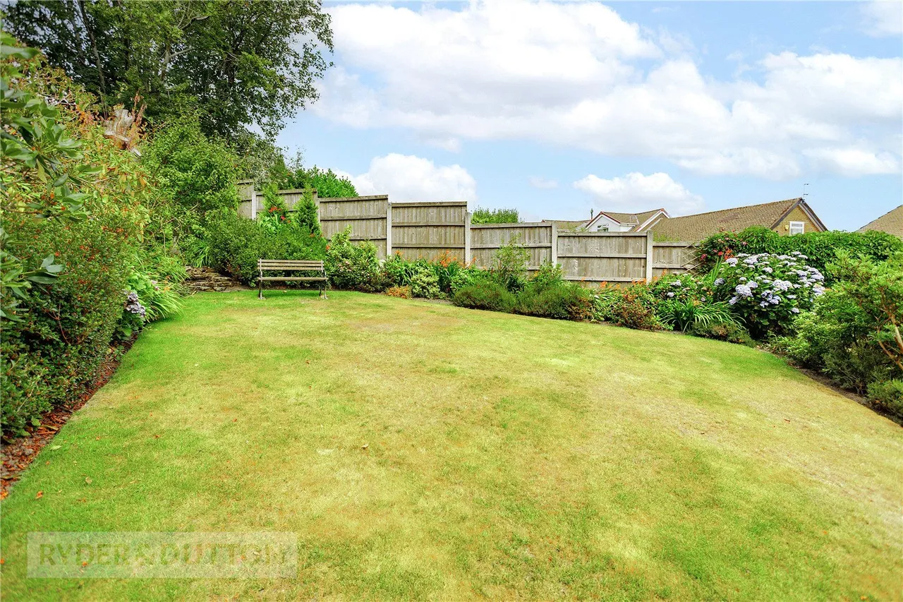 Beechfield, Grasscroft, OL4, photo 19