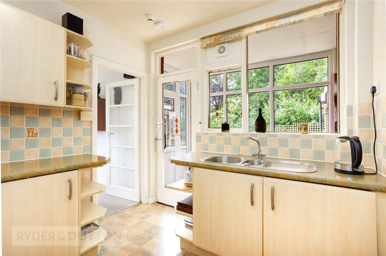 Beechfield, Grasscroft, OL4, photo 10