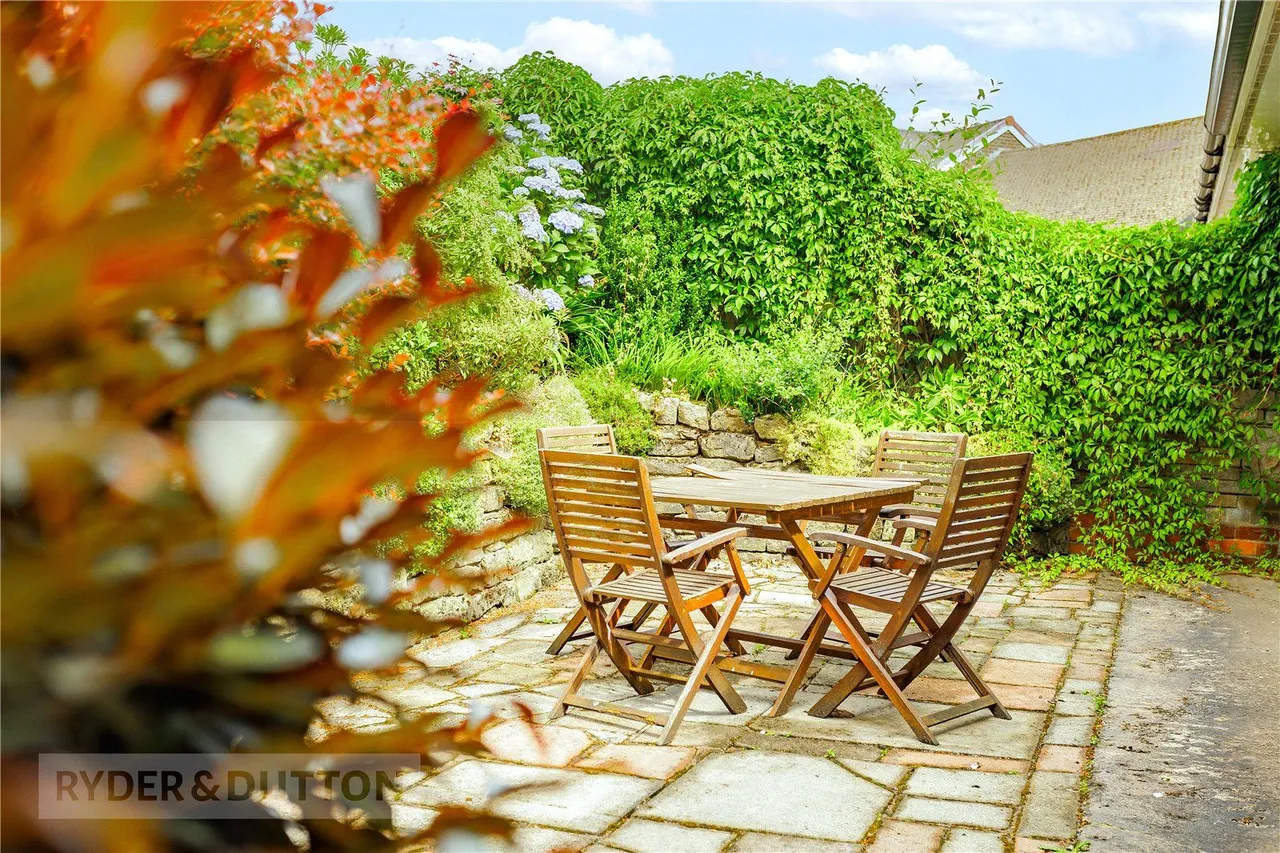 Beechfield, Grasscroft, OL4, photo 22