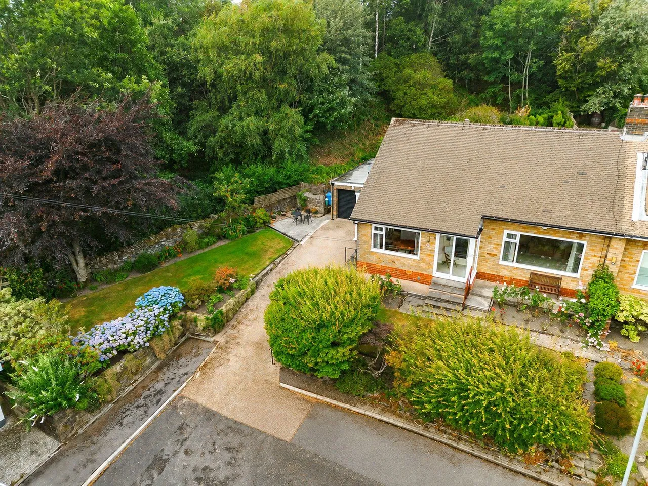 Beechfield, Grasscroft, OL4, photo 2
