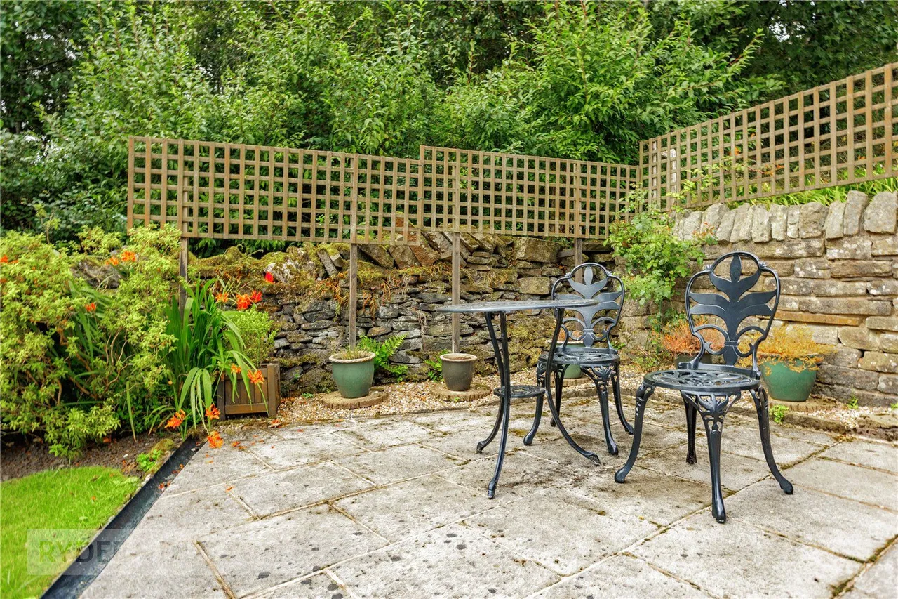 Beechfield, Grasscroft, OL4, photo 23