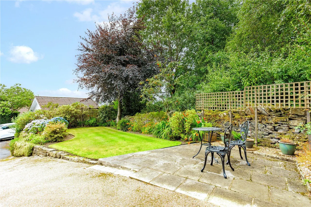 Beechfield, Grasscroft, OL4, photo 3