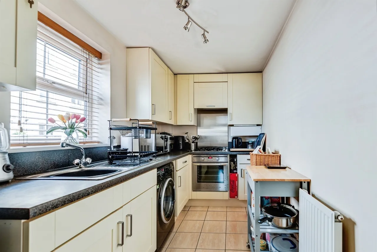 Woodford Way, Witney, photo 8