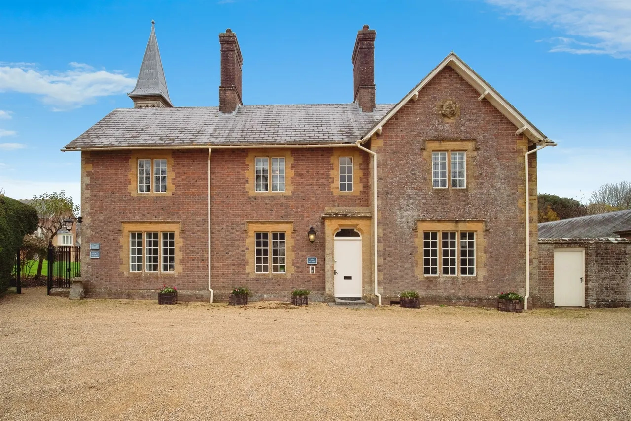 2 bed flat for sale — The Stables, Puddletown, Dorchester