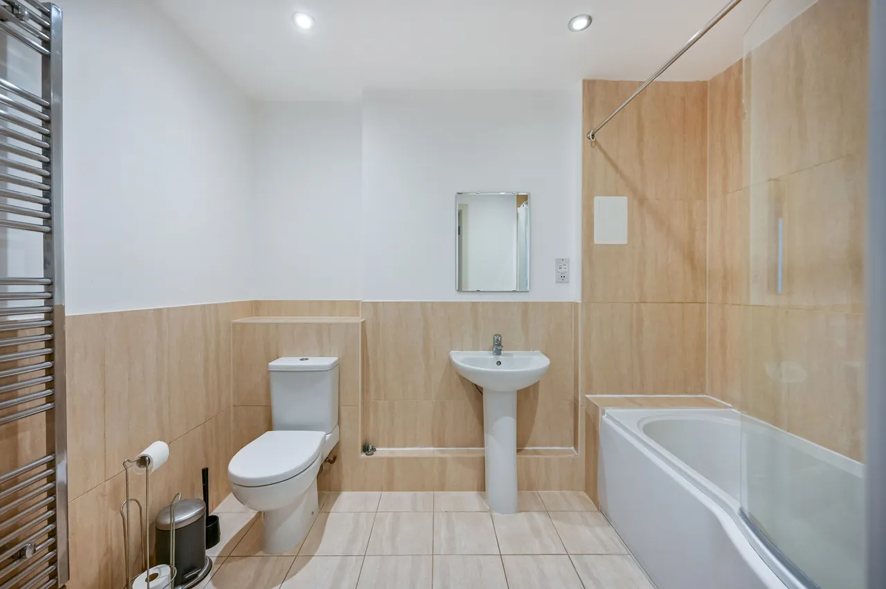 Flat 30, Duke Court, Pontes Avenue, Hounslow, photo 7