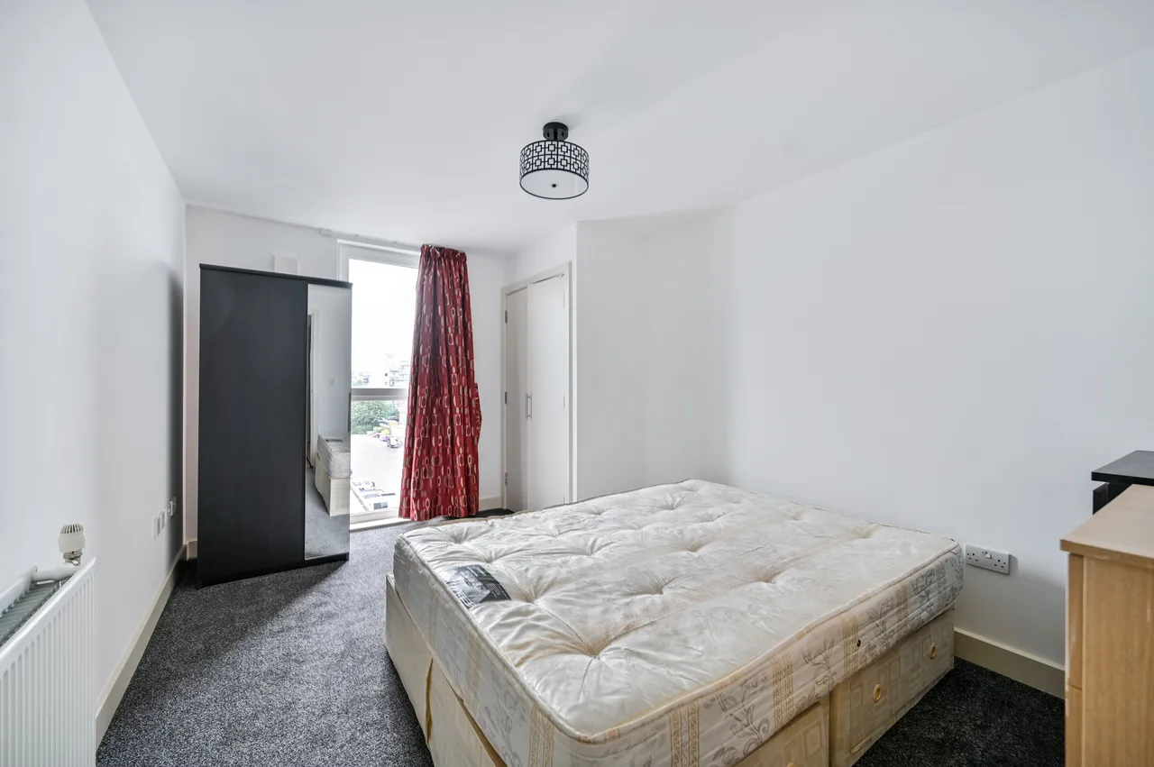 Flat 30, Duke Court, Pontes Avenue, Hounslow, photo 6