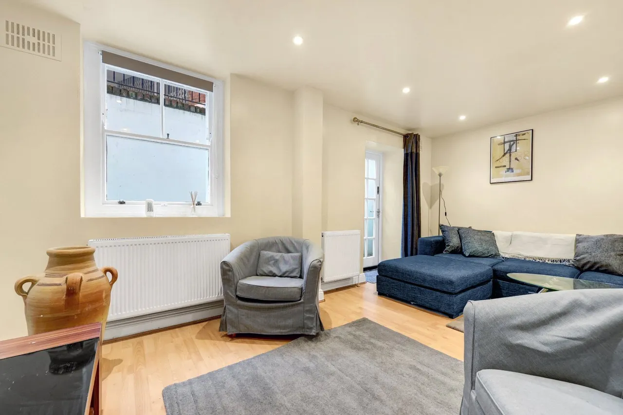 Clerkenwell Road, Clerkenwell, EC1M, photo 2