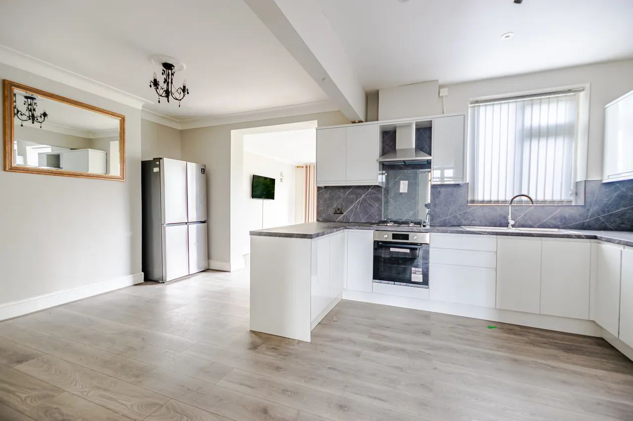 5 bed house for sale, Moorland Walk, Moortown, LS17