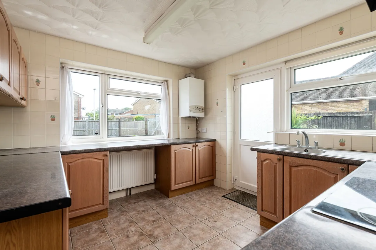 Warwick Crescent, Sittingbourne, ME10 1TG, photo 6