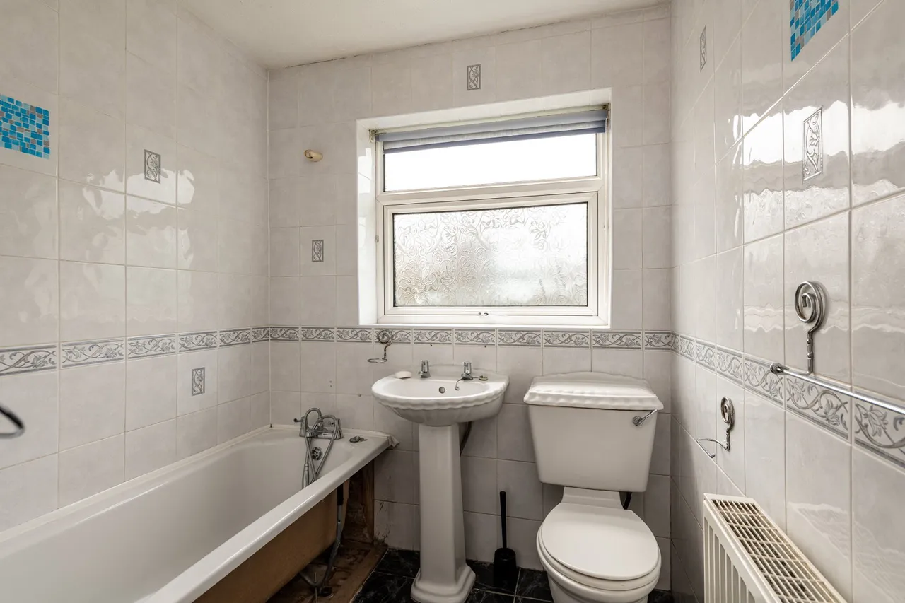 Warwick Crescent, Sittingbourne, ME10 1TG, photo 11