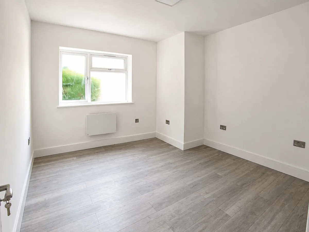 Feltham, TW13, photo 18