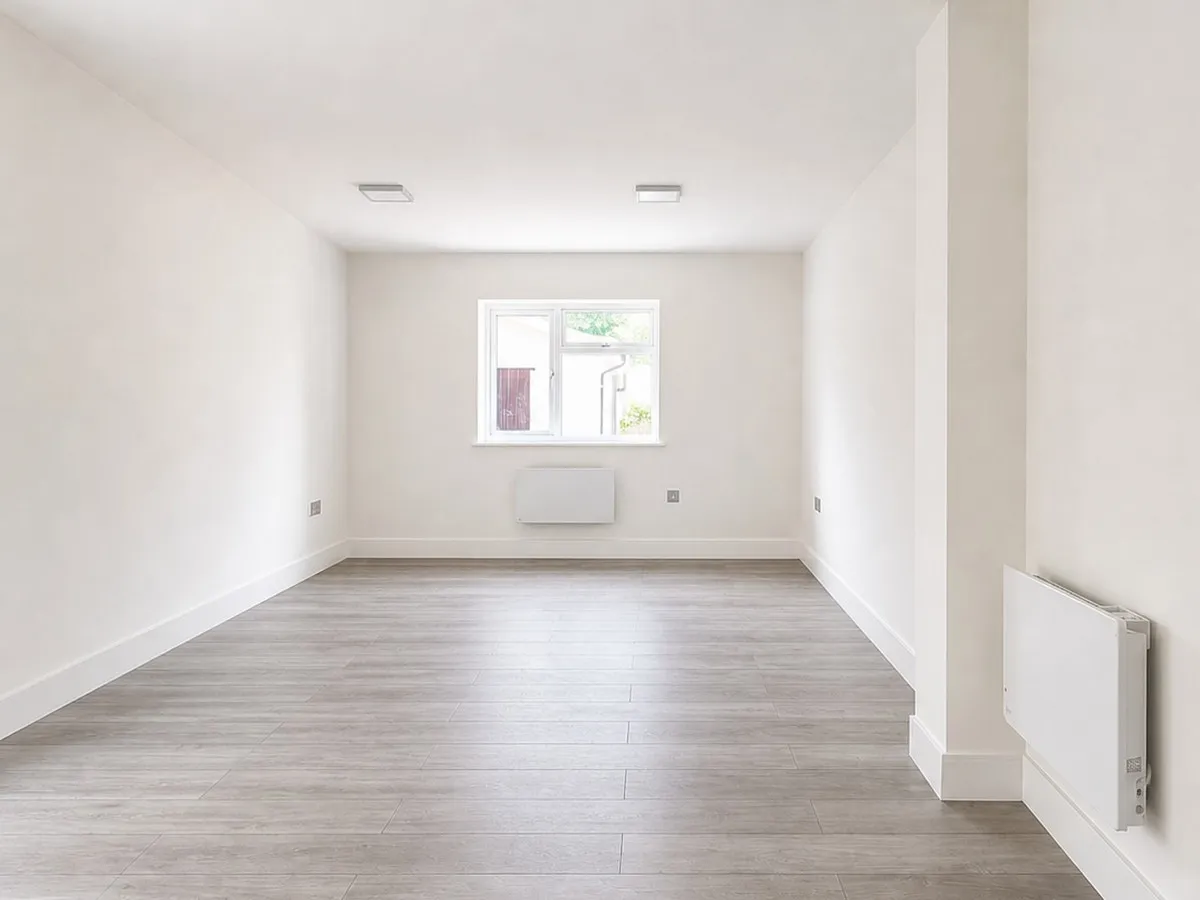 Feltham, TW13, photo 25
