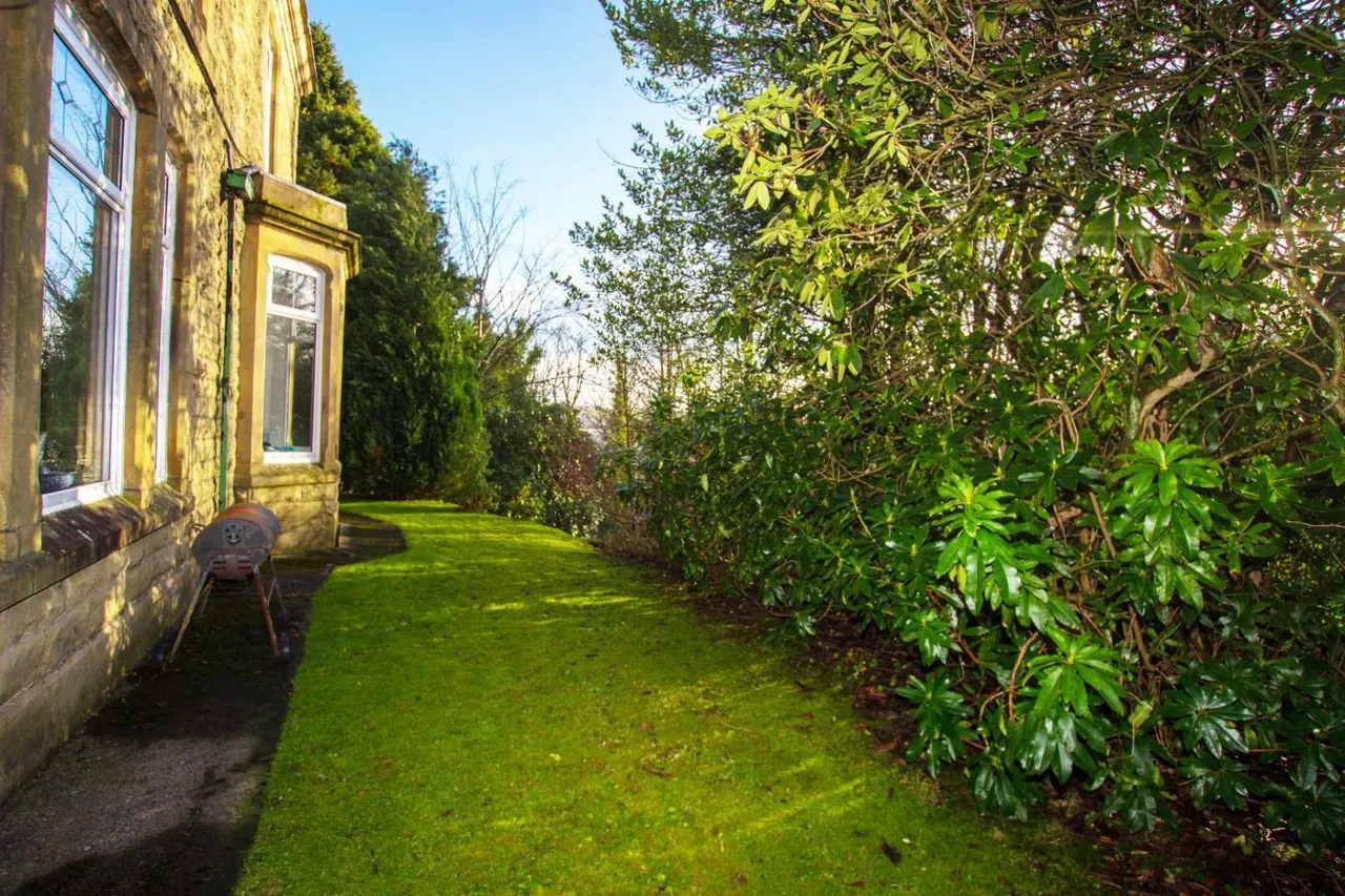 'Heatherby' Astley Bank, photo 32