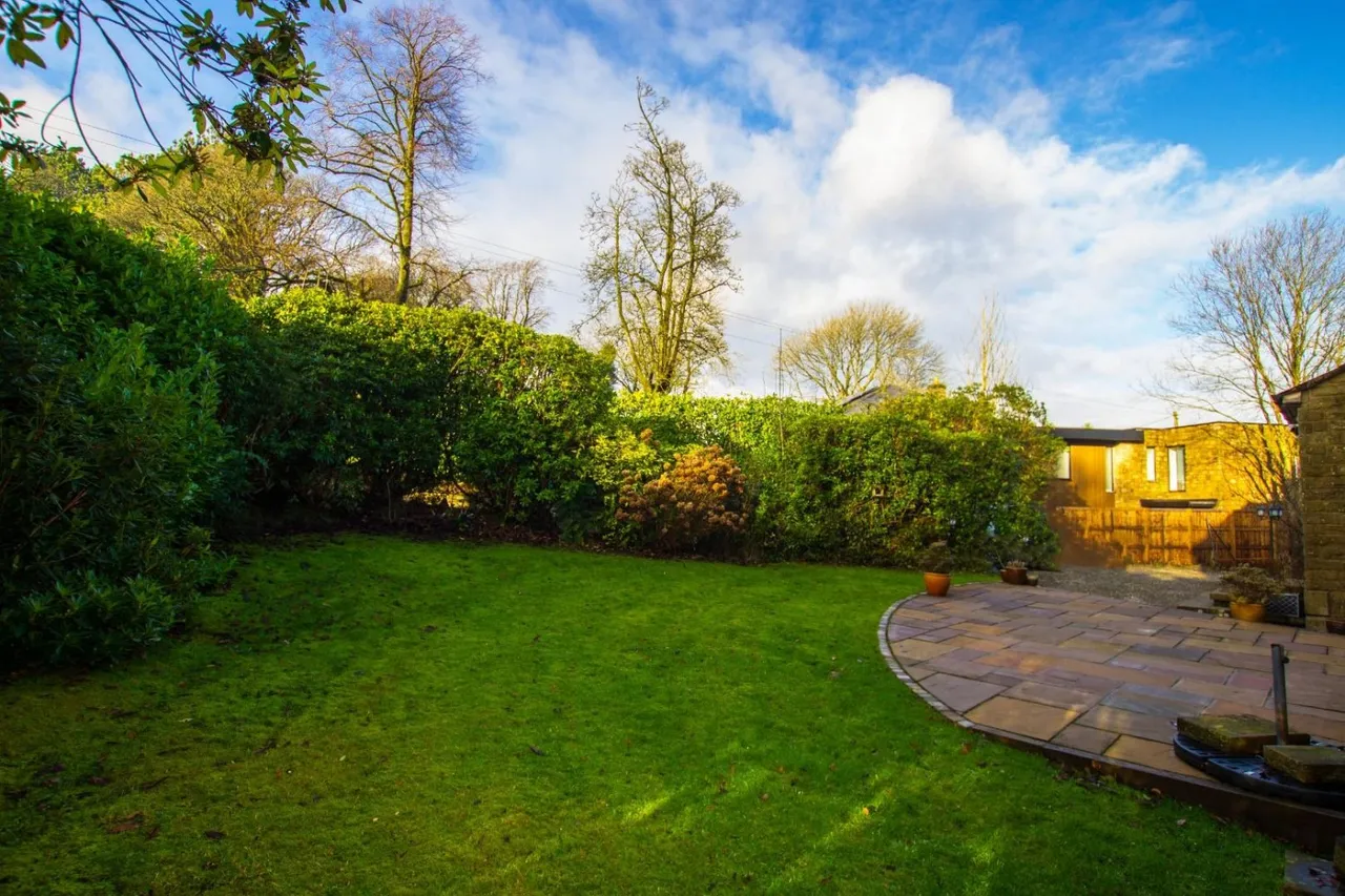 'Heatherby' Astley Bank, photo 17