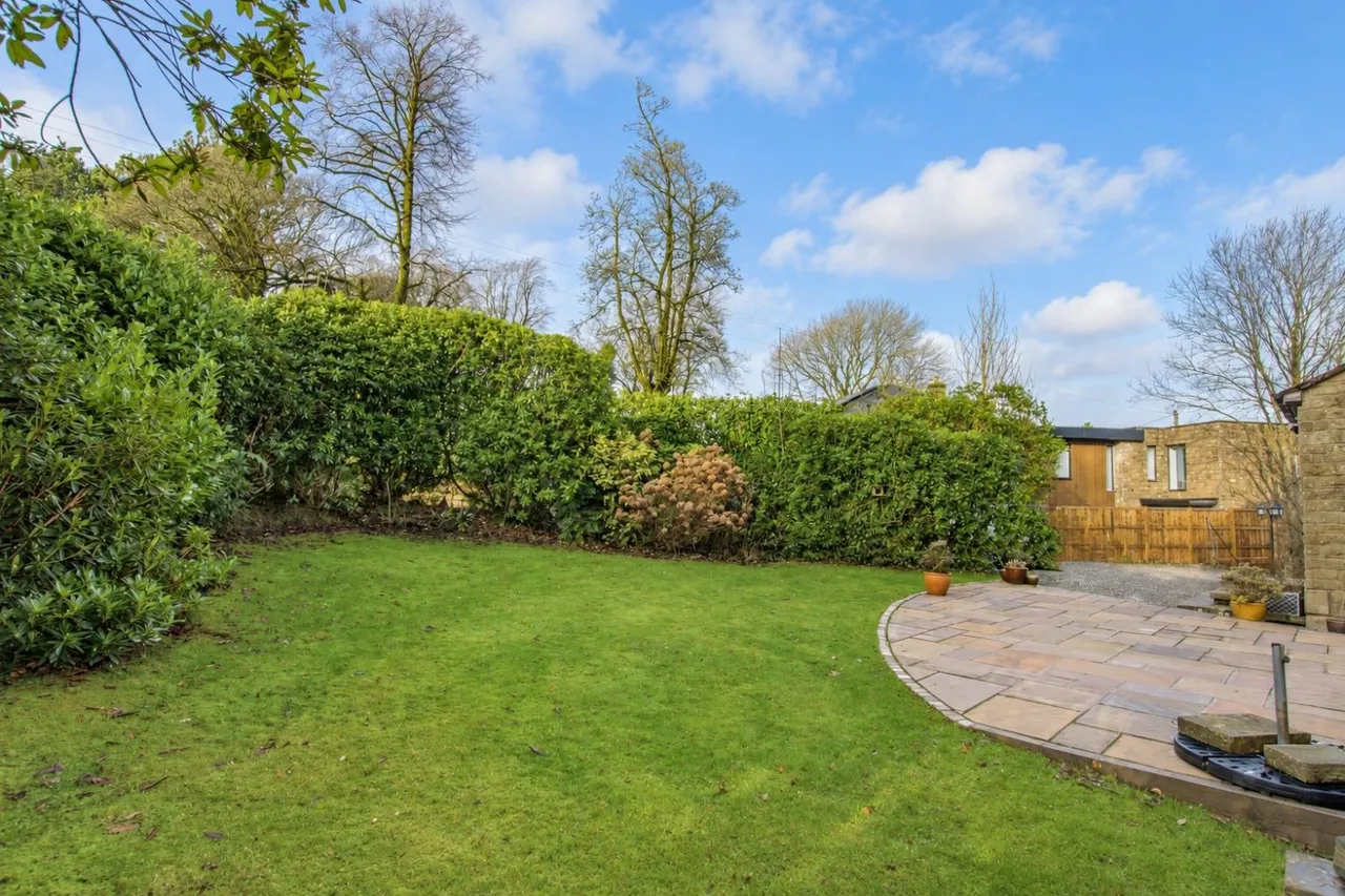 'Heatherby' Astley Bank, photo 35