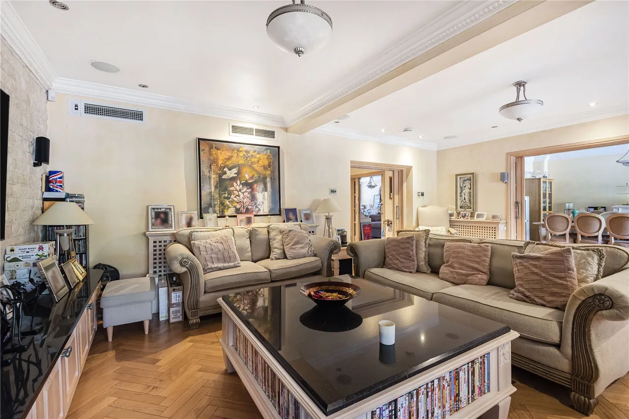 Greenbrook Avenue, Hadley Wood, EN4 0LS, photo 6