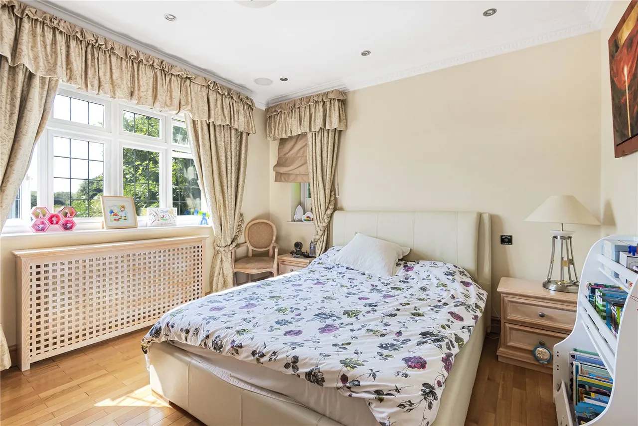 Greenbrook Avenue, Hadley Wood, EN4 0LS, photo 13