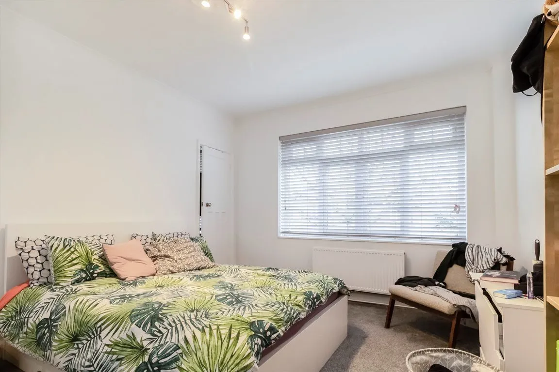 Godley Road, SW18, photo 4