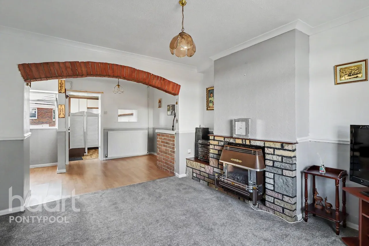 Prince Street, Pontypool, NP4, photo 2