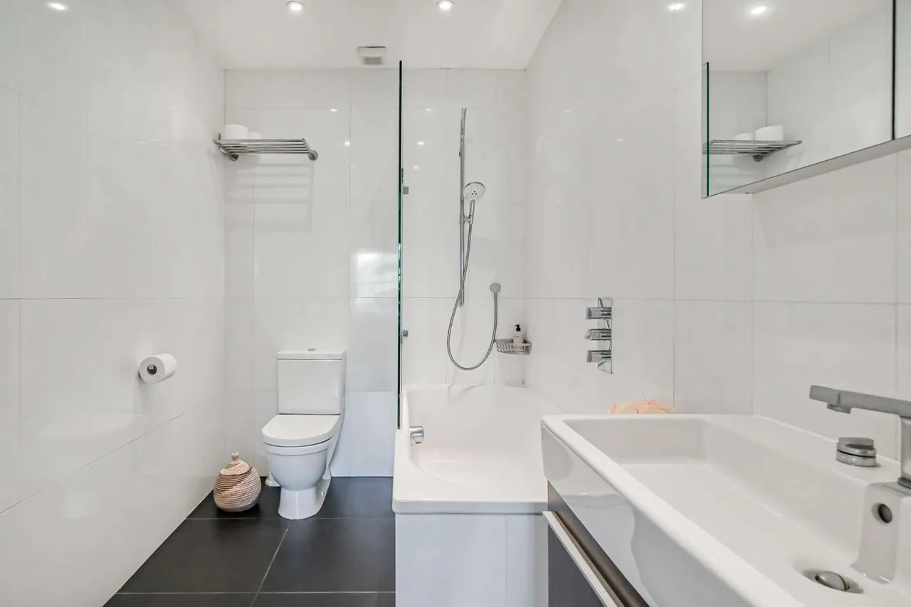 Twickenham Road, Teddington, TW11 8AH, photo 9